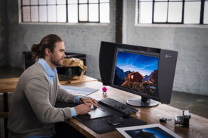 EIZO_ColorEdge_RMF_EIZO2025-1273_EBV-EVT_sRGB_web